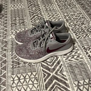 Women’s Nike Flex Contact Size 8– gently worn!!! POOS